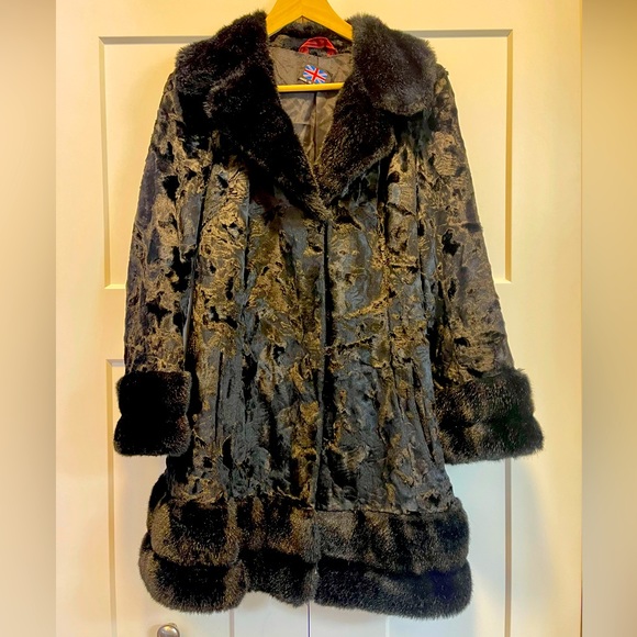 Vintage 1960s black faux-fur cuffed coat, size medium, made in England - Picture 2 of 5